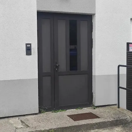 W Domu أوسترودا